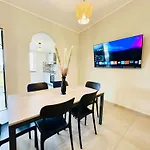 アパートホテル Paglianiti - Your Family Residence!