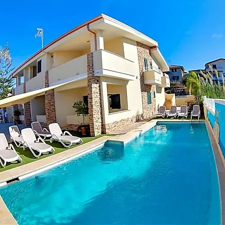 Paglianiti - Your Family Residence! 4* 布里亚蒂科