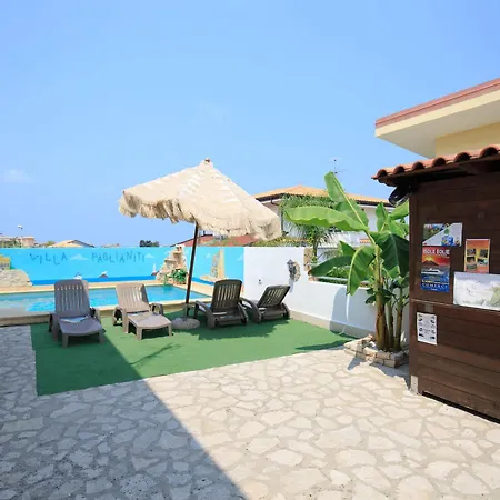 Paglianiti - Your Family Residence! Бриатико